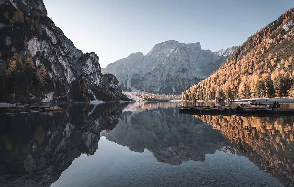 Sunrise at Lake Braies -10 %